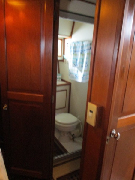 1990 Aquarius Trawler