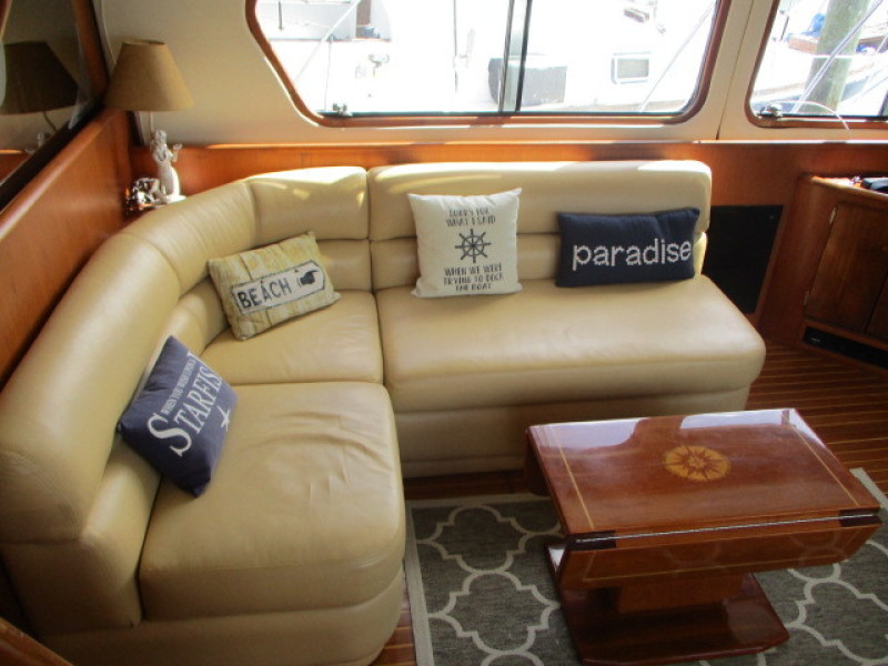 1990 Aquarius Trawler