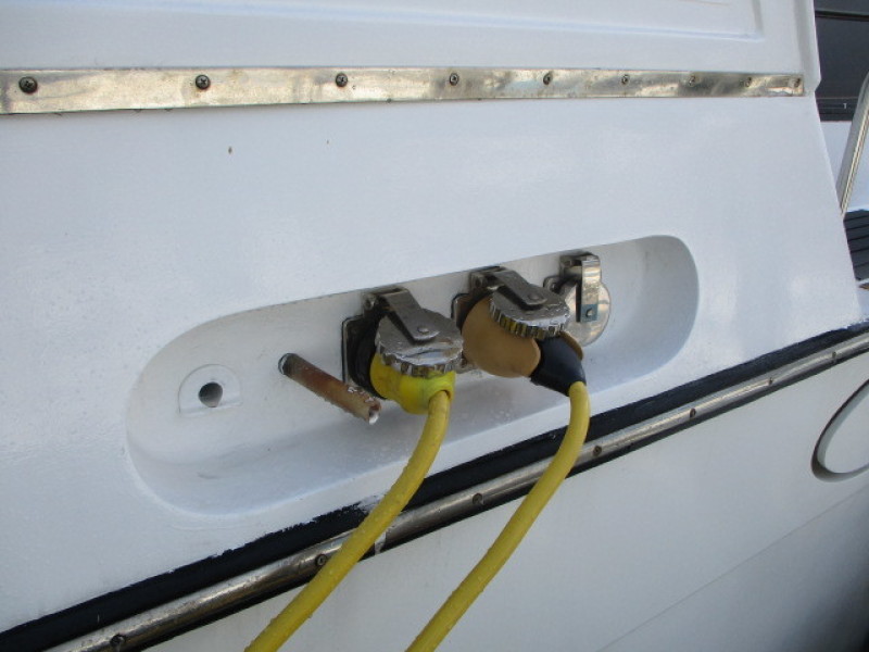 1990 Aquarius Trawler