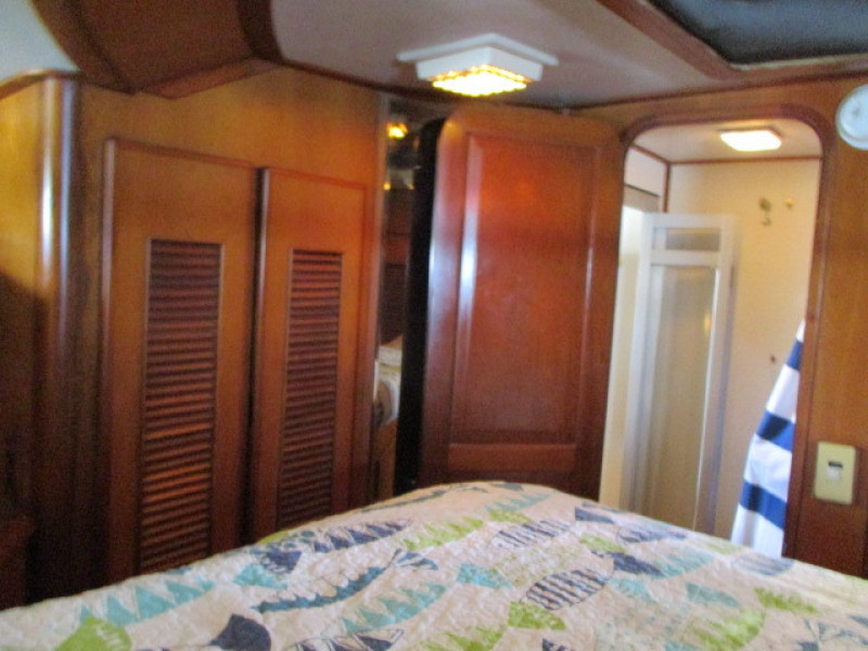 1990 Aquarius Trawler