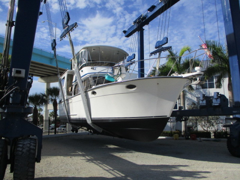 1990 Aquarius Trawler