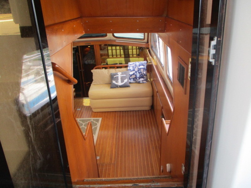 1990 Aquarius Trawler