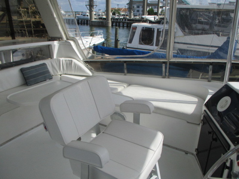 1990 Aquarius Trawler