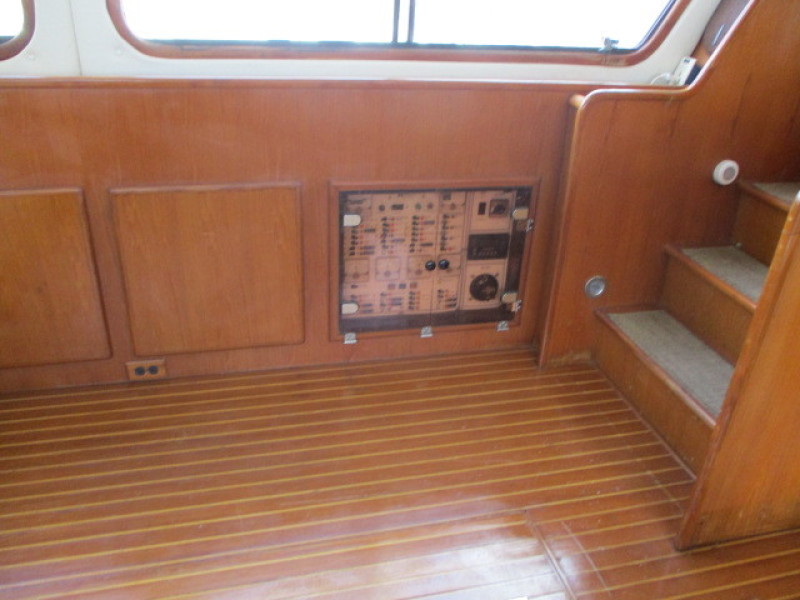 1990 Aquarius Trawler