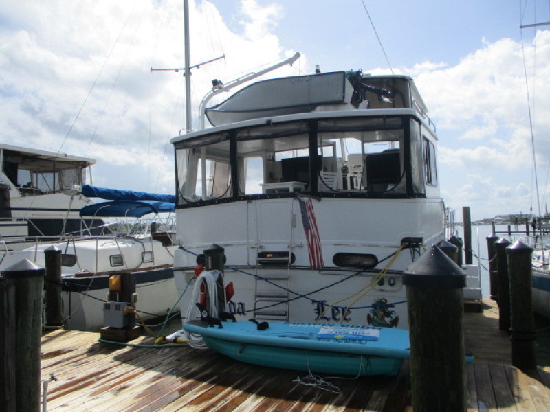 1990 Aquarius Trawler
