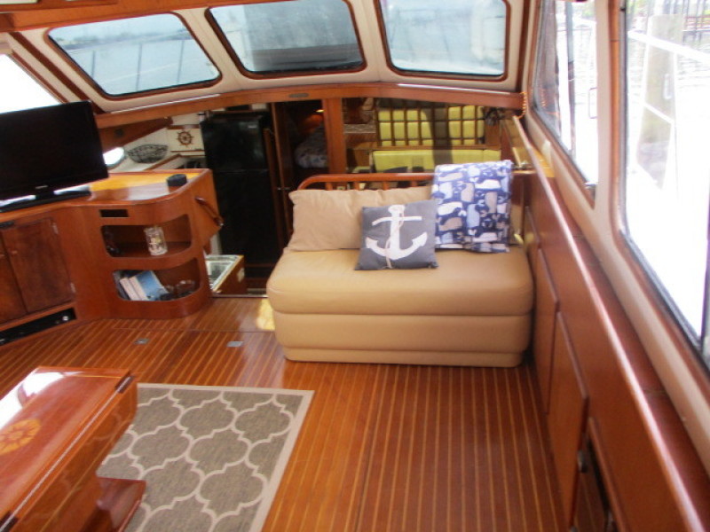 1990 Aquarius Trawler