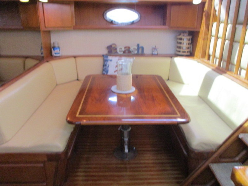 1990 Aquarius Trawler