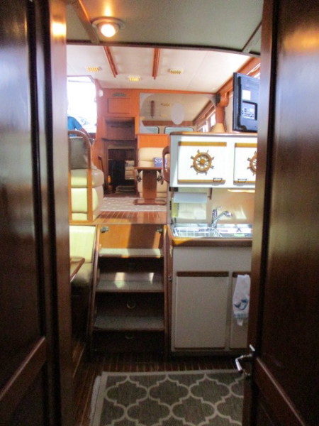 1990 Aquarius Trawler