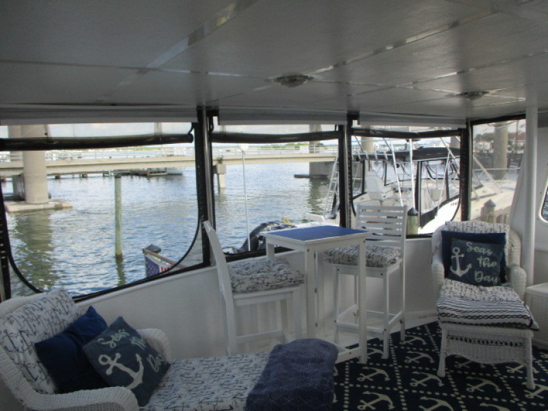 1990 Aquarius Trawler