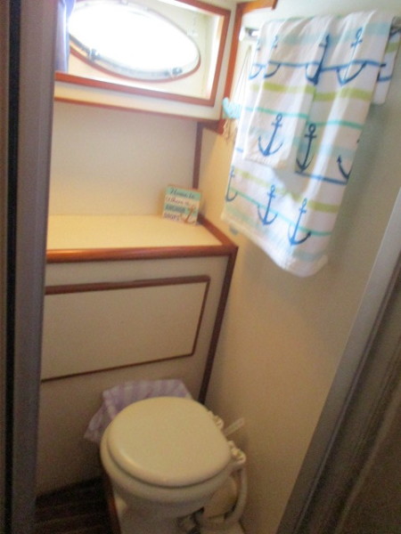 1990 Aquarius Trawler