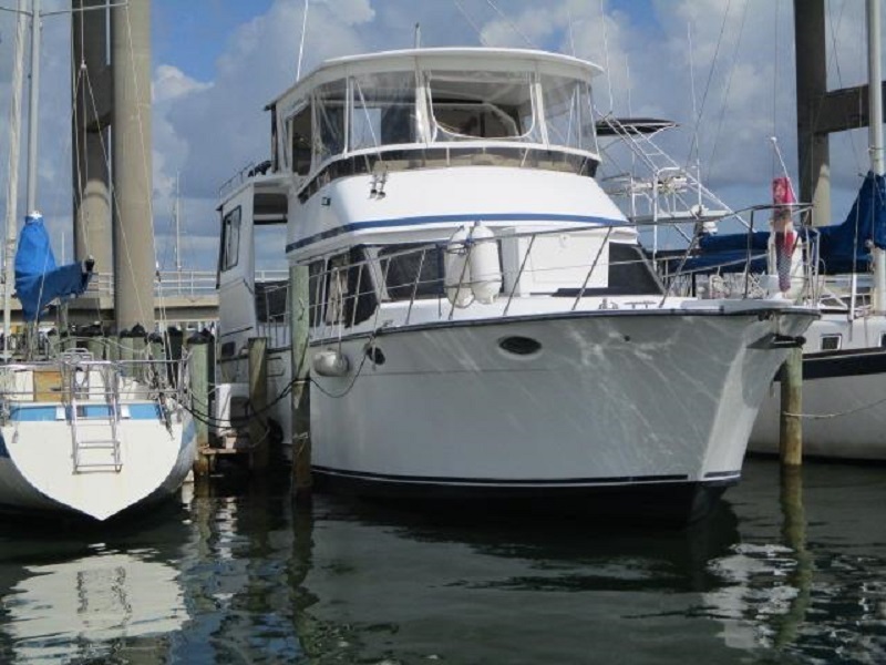 1990 Aquarius Trawler