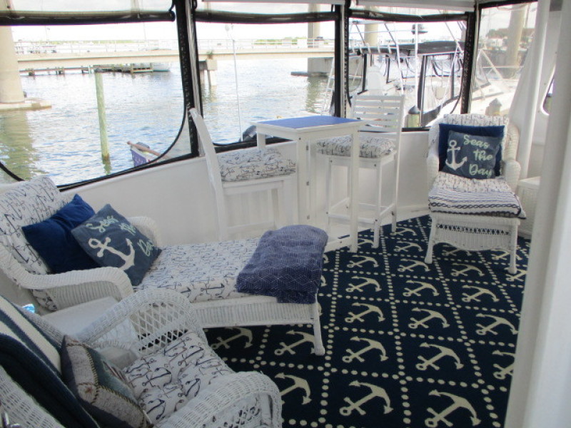 1990 Aquarius Trawler