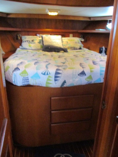 1990 Aquarius Trawler