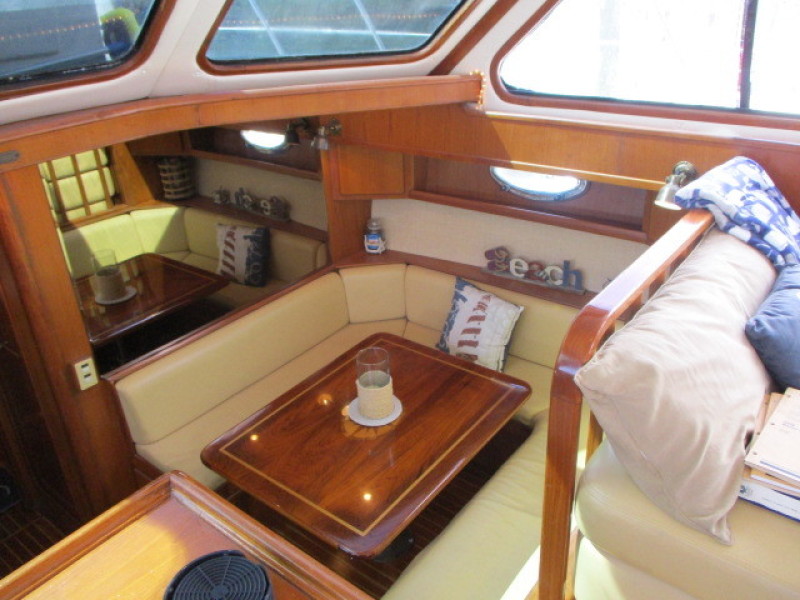 1990 Aquarius Trawler