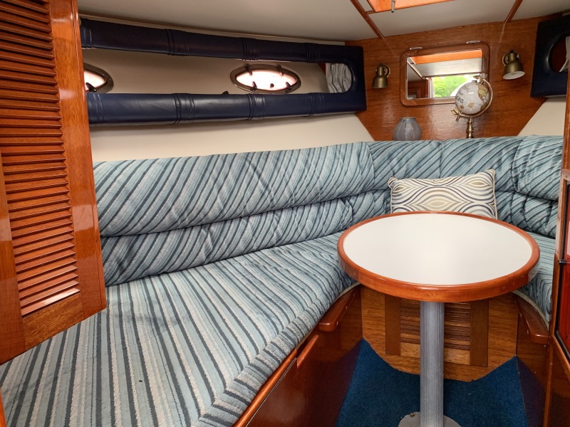1992 Windsor Craft Picnic Boat