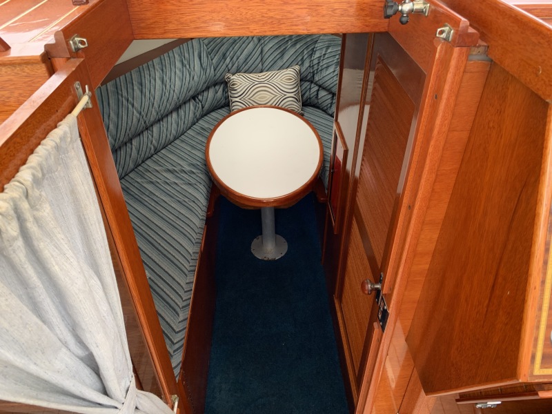 1992 Windsor Craft Picnic Boat