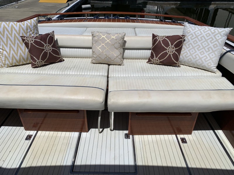 1992 Windsor Craft Picnic Boat