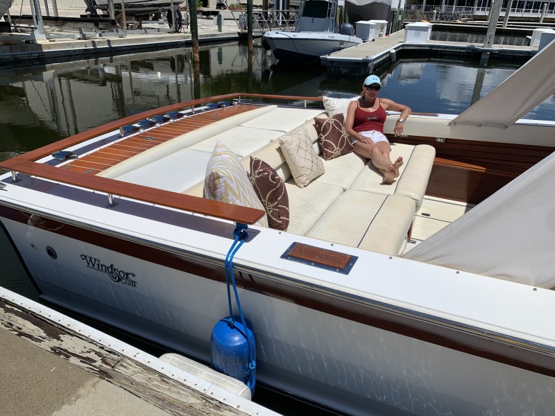 1992 Windsor Craft Picnic Boat
