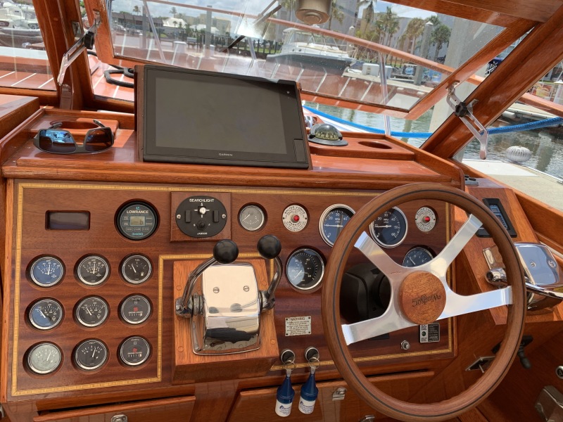 1992 Windsor Craft Picnic Boat