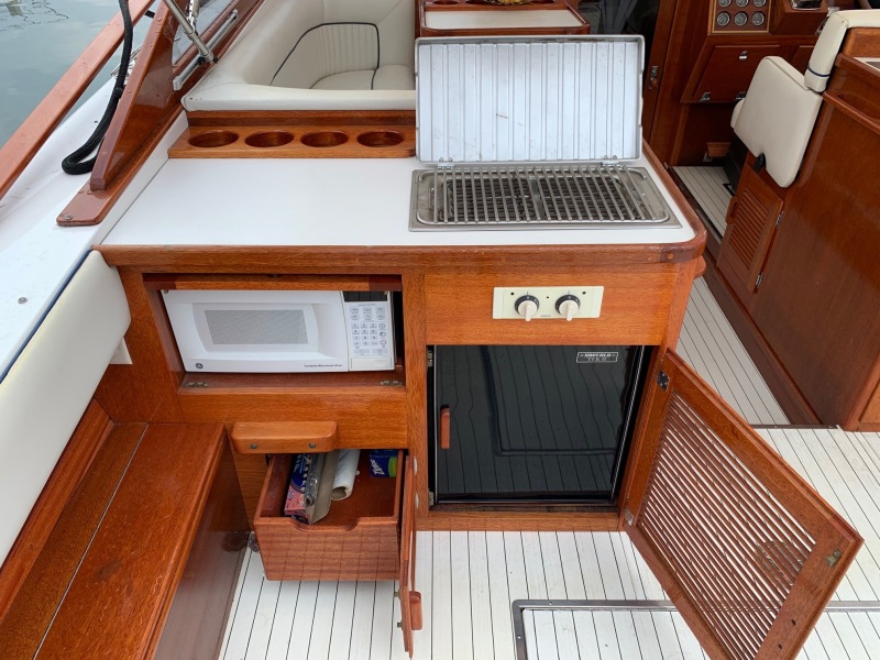 1992 Windsor Craft Picnic Boat