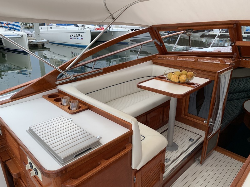 1992 Windsor Craft Picnic Boat