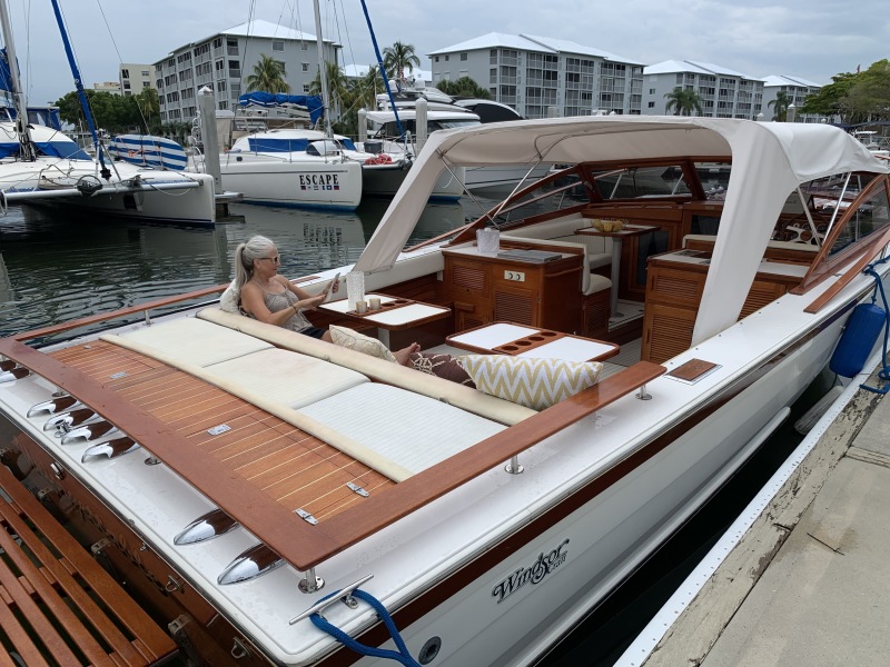 1992 Windsor Craft Picnic Boat