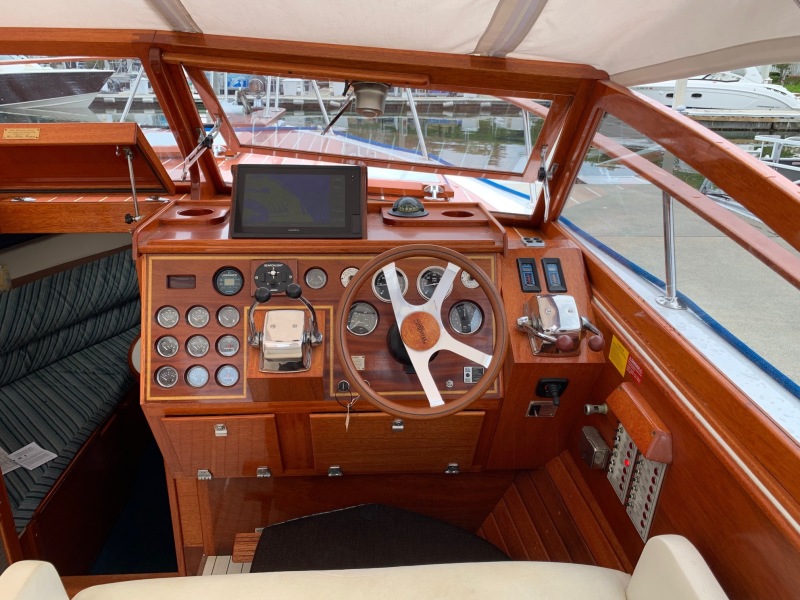 1992 Windsor Craft Picnic Boat