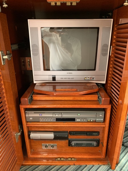 1992 Windsor Craft Picnic Boat