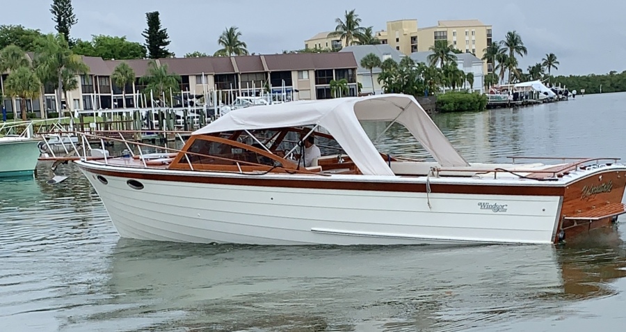 1992 Windsor Craft Picnic Boat