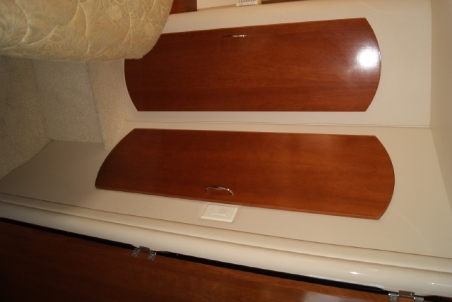 2004 Carver 360 Mariner