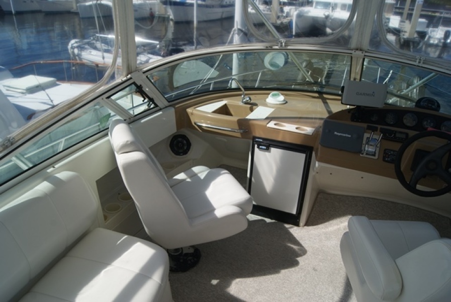 2004 Carver 360 Mariner
