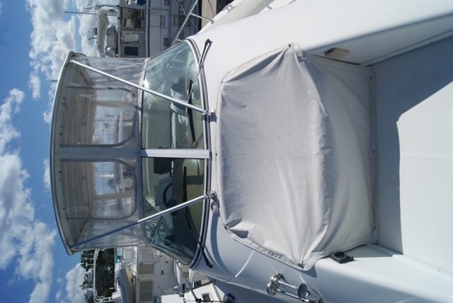 2004 Carver 360 Mariner