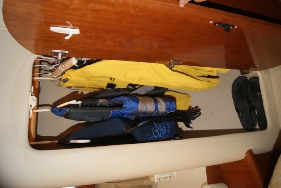 2004 Carver 360 Mariner