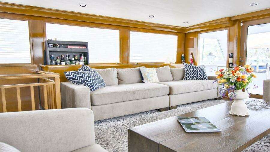 74ft Hatteras Yacht For Sale