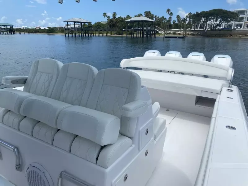 2019 Bahama 41