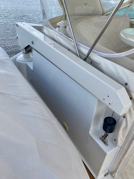 45' 2004 Carver 450 Voyager-Stabilizer