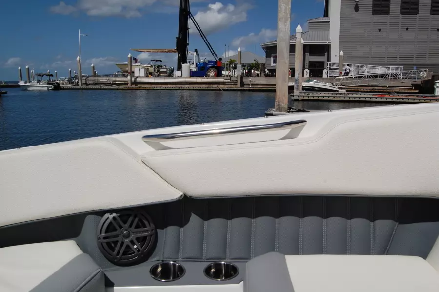 2018 Cobalt 25 SC