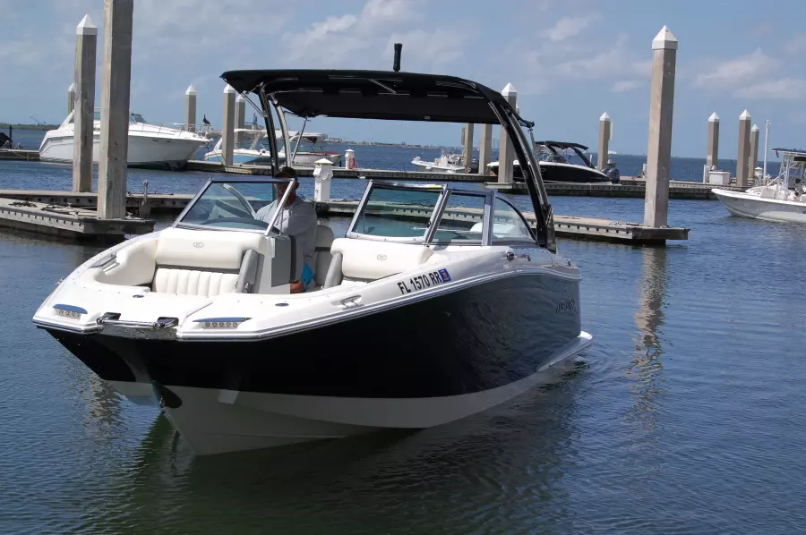 2018 Cobalt 25 SC