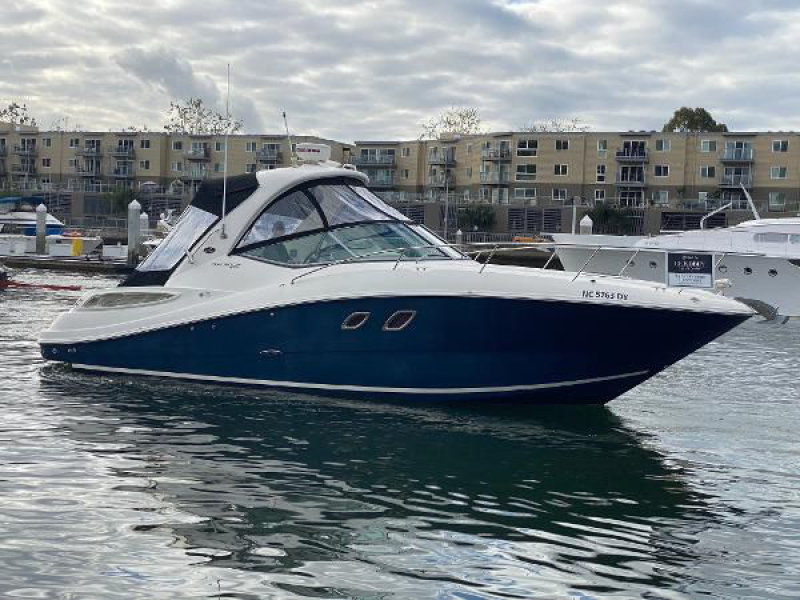33' 2011 Sea Ray Sundancer