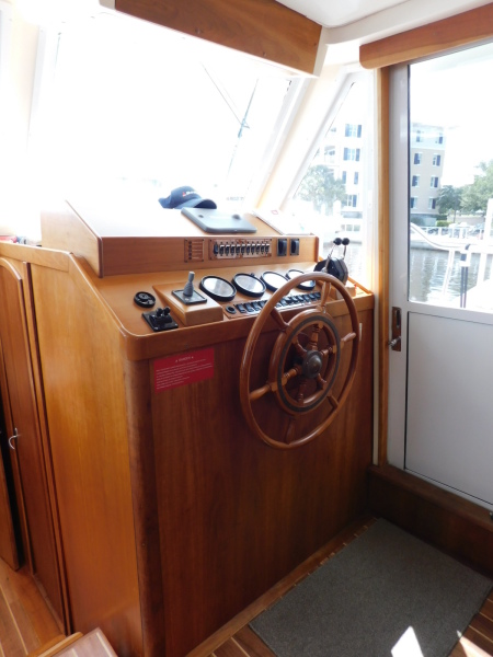 2003 Mainship 430