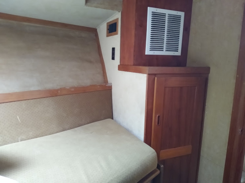 1985 Trojan Tri-Cabin