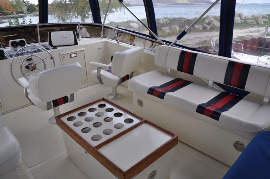 1990 Canoe Cove
