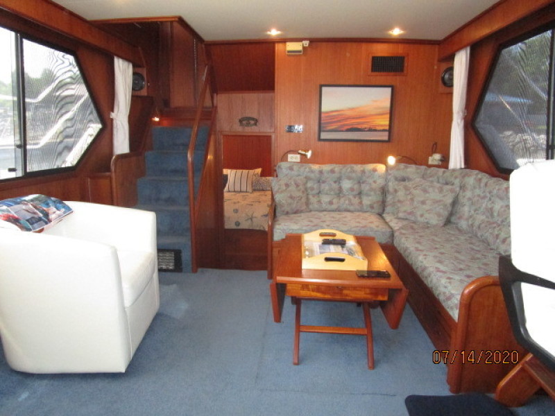 1990 Canoe Cove
