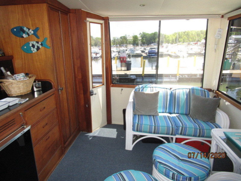 1990 Canoe Cove