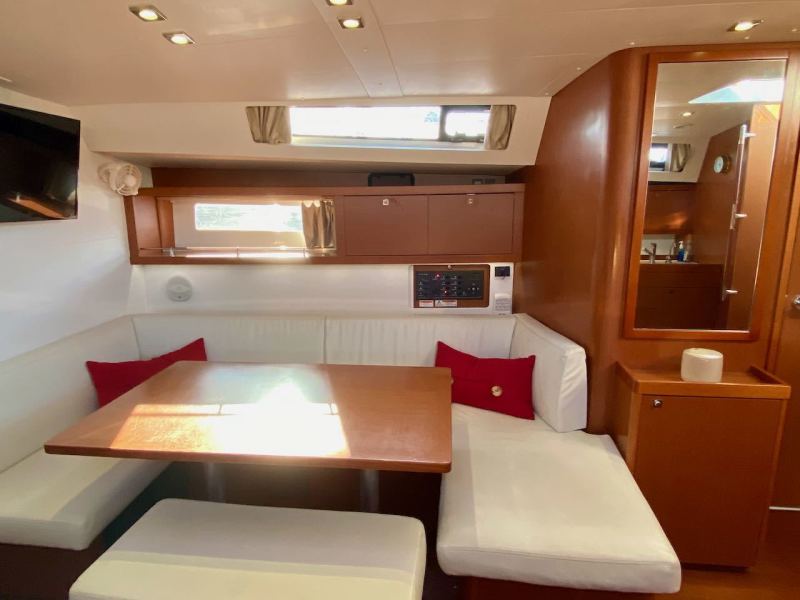 2014 Beneteau Oceanis 45