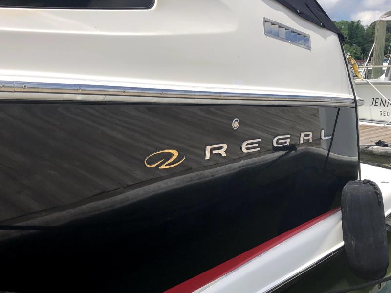 2004 Regal Commodore 3880