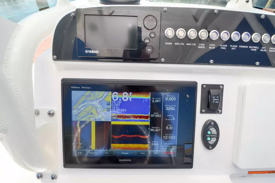 2017 Everglades 243 cc