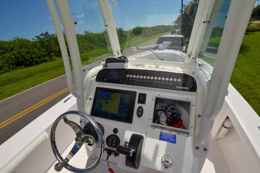 2017 Everglades 243 cc