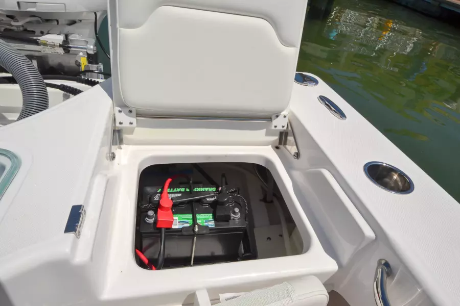 2017 Everglades 243 cc