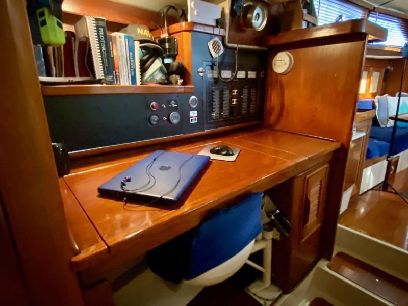 1990 Irwin 43 MK II